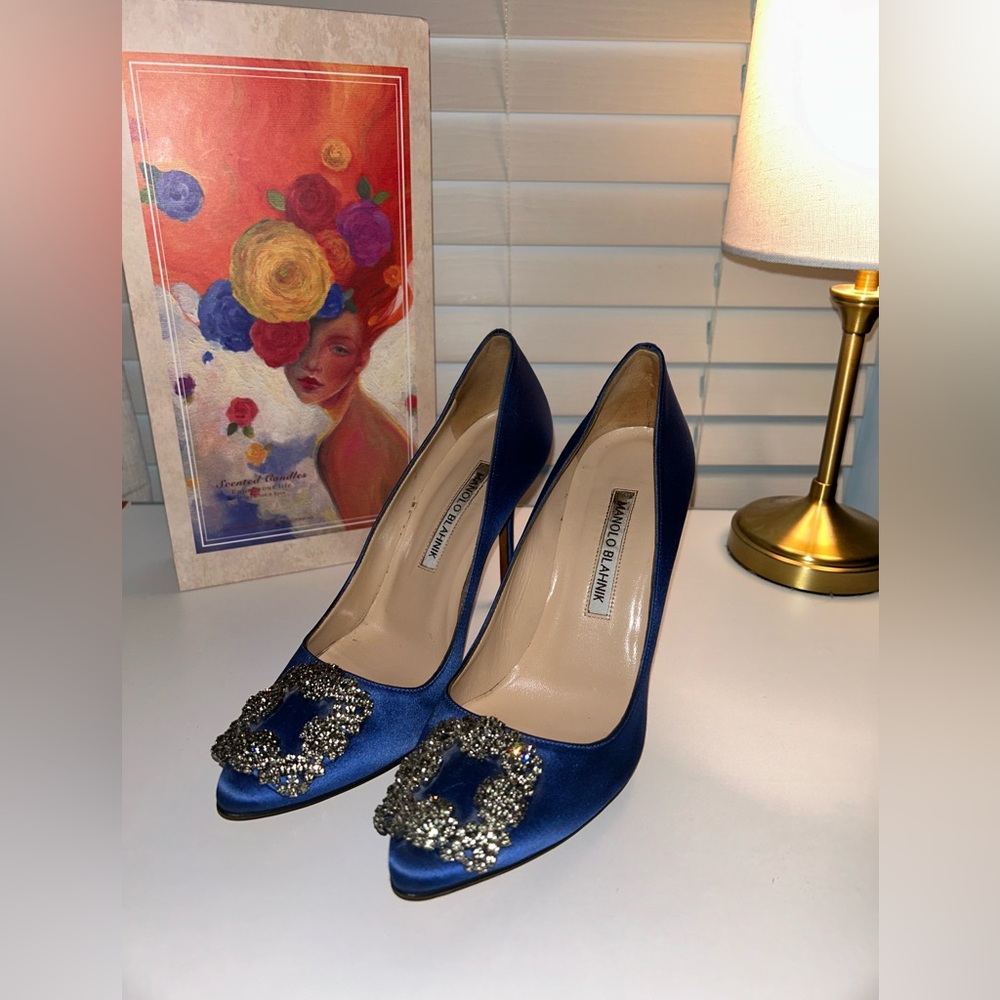 MANOLO BLAHNIK HANGISI 105MM EMBELLISHED SATIN PUMPS COBALT BLUE
